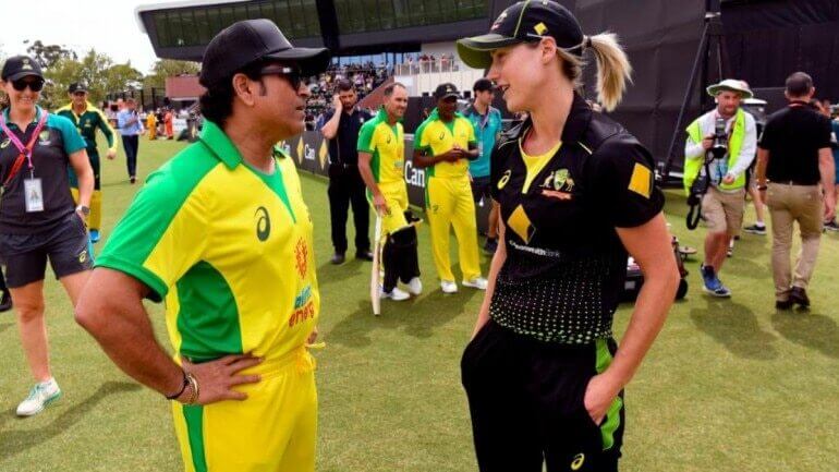 Sachin Tendulkar bats for an over against Ellyse Perry in Bushfire charity match
