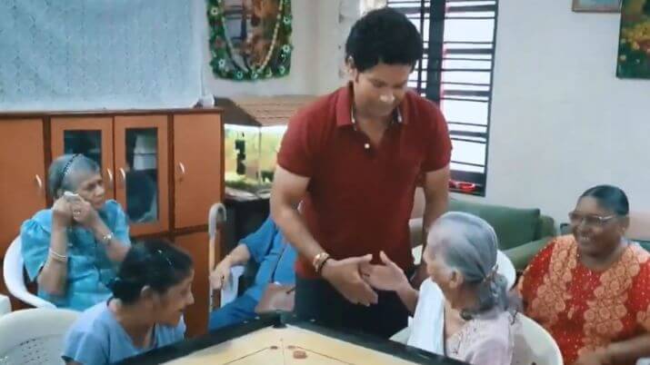 Sachin Tendulkar plays carrom at old age home on National Sports Day | Watch